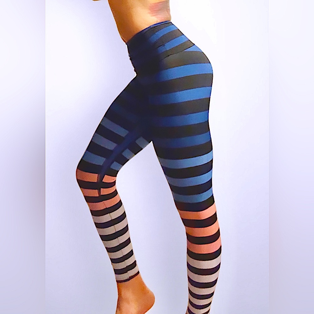 K. DEER SNEAKER LENGTH YOGA PANTS